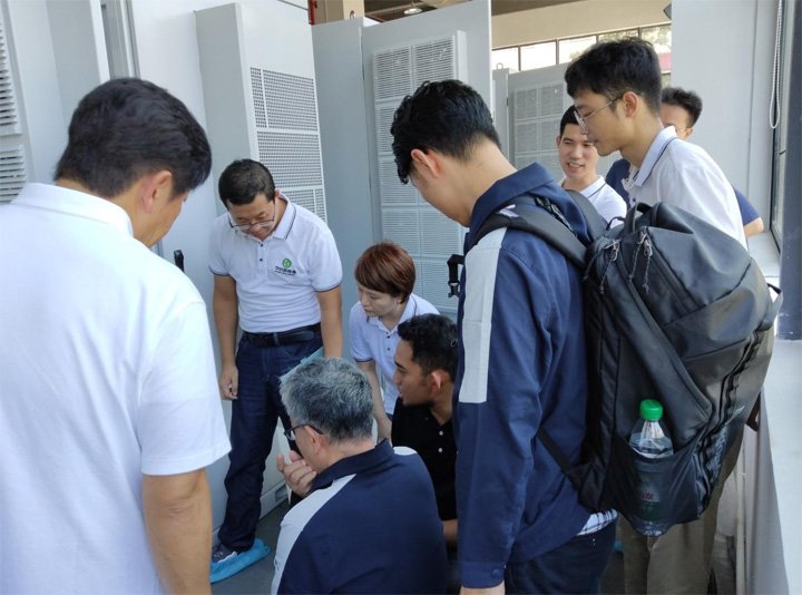 Japan's Loop Delegation Visits Huada Technology 2