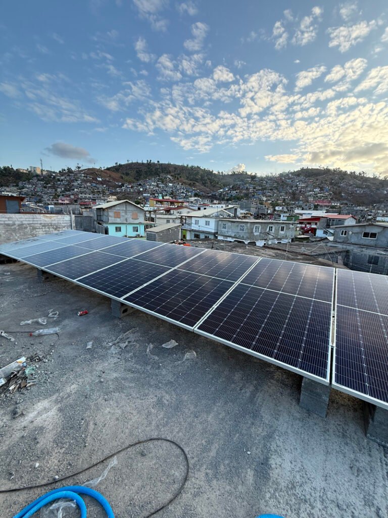 Revolutionize your villa's energy use with our 6.2KW inverter-3